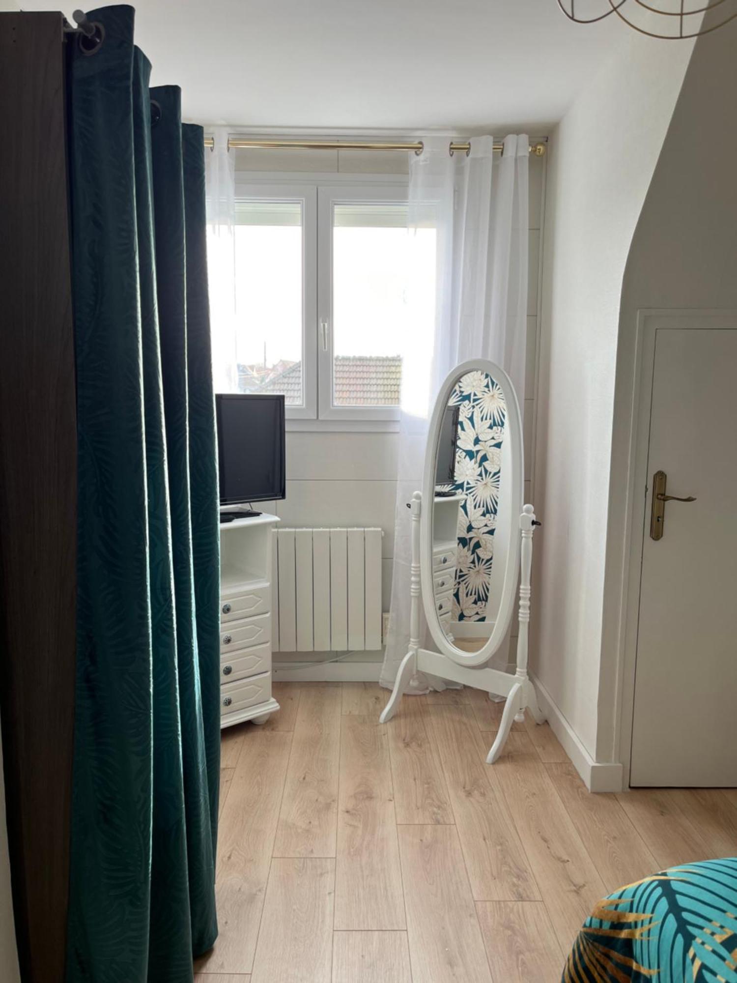 Maison A 700m De La Сasa de vacaciones *
